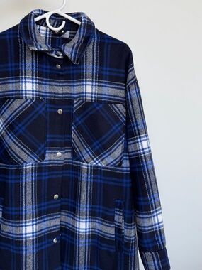 H&M Navy Blue White Plaid Shirt Jacket